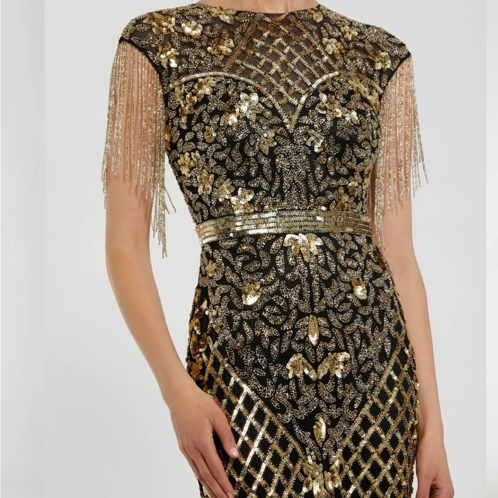 NWT Mac Duggal High Neck Sleeveless Beaded Fringe Fitted Gown